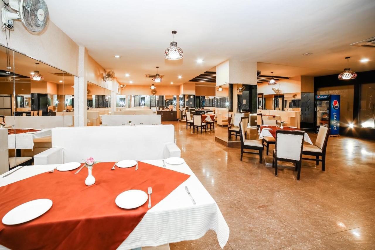 Oyo 35769 Hotel Rishabh Jhansi Exterior photo