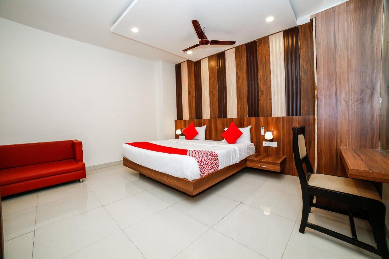 Oyo 35769 Hotel Rishabh Jhansi Exterior photo