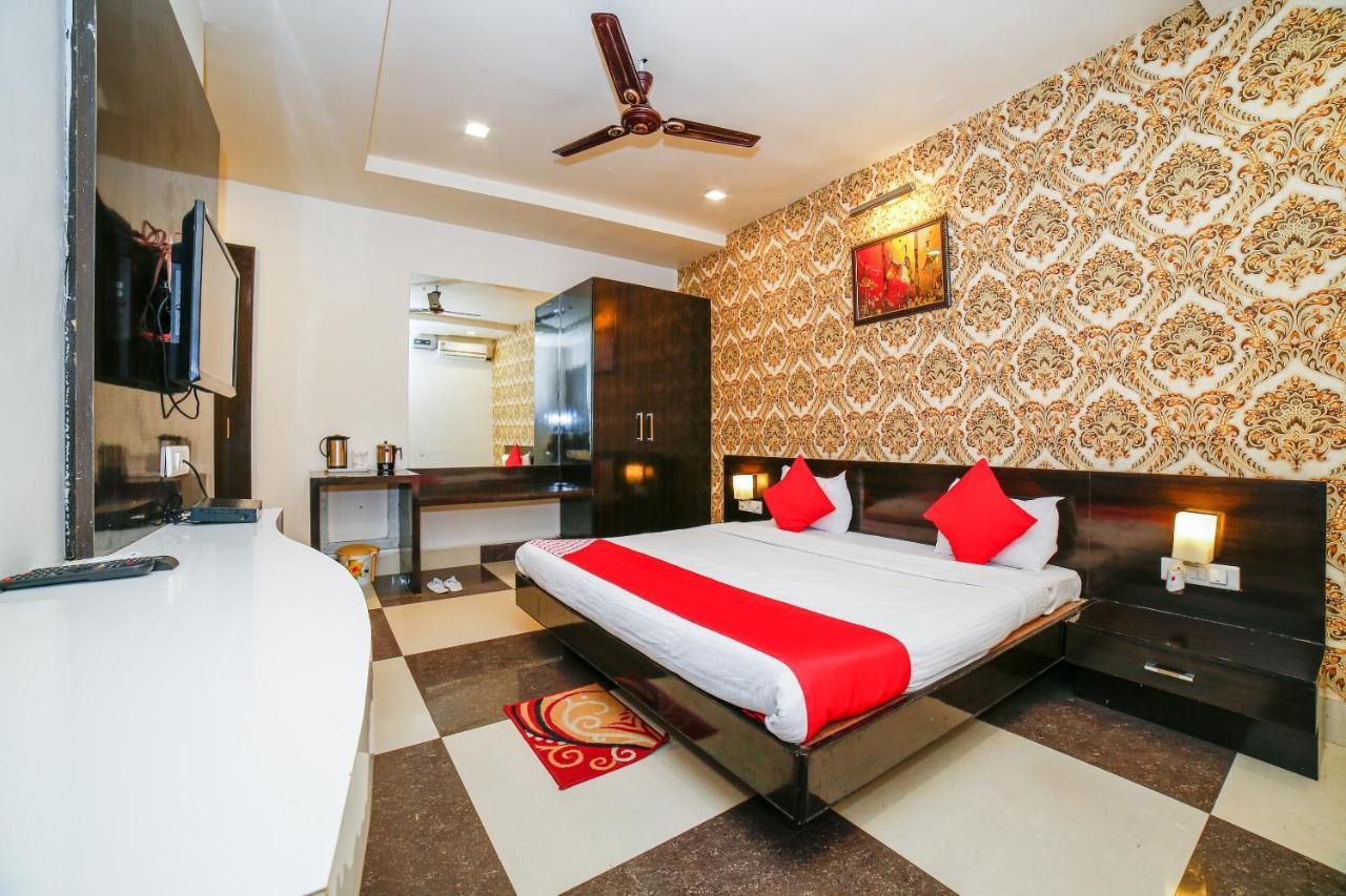 Oyo 35769 Hotel Rishabh Jhansi Exterior photo