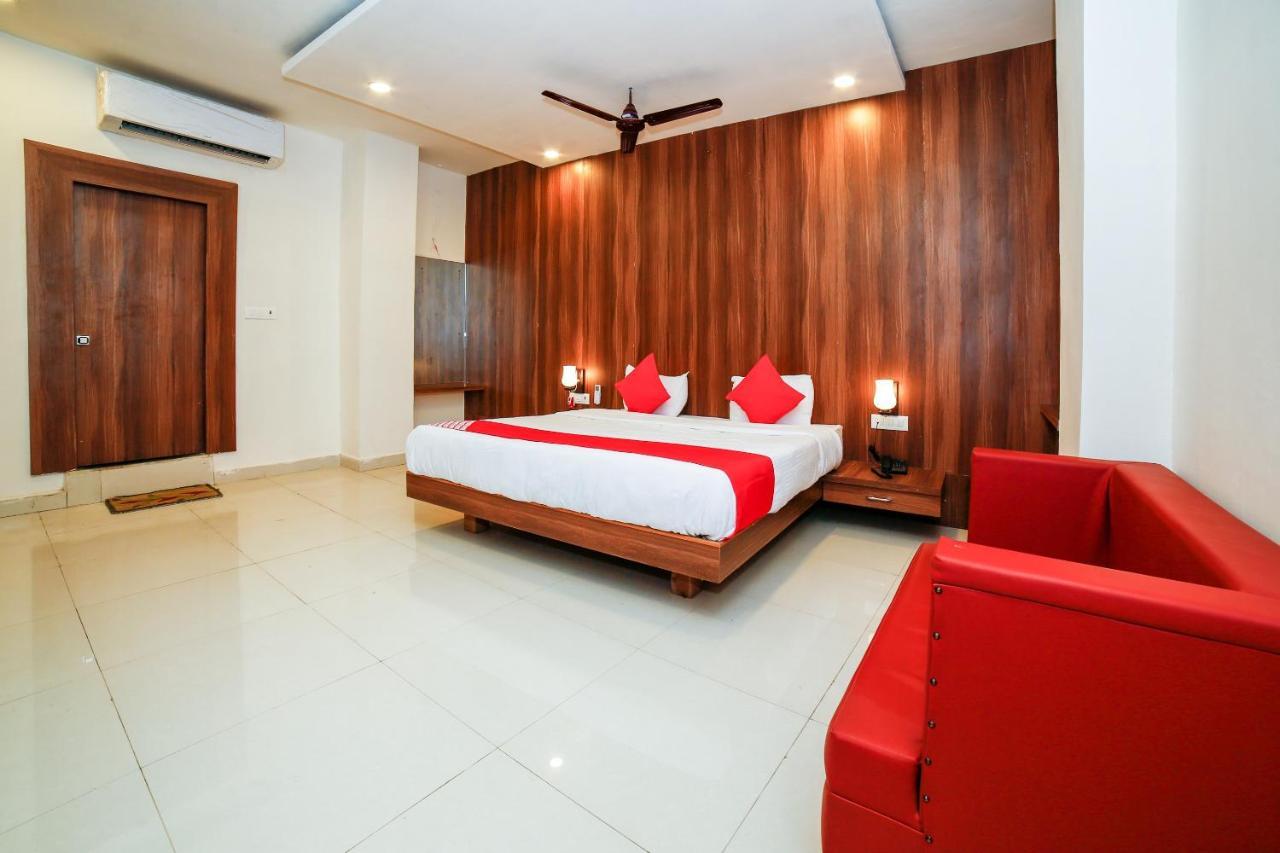 Oyo 35769 Hotel Rishabh Jhansi Exterior photo