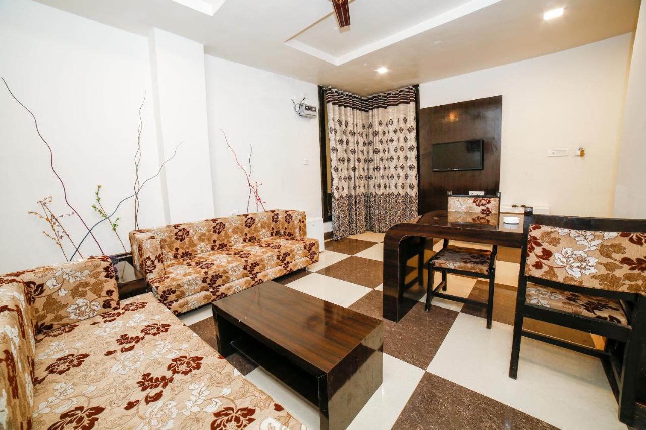 Oyo 35769 Hotel Rishabh Jhansi Exterior photo