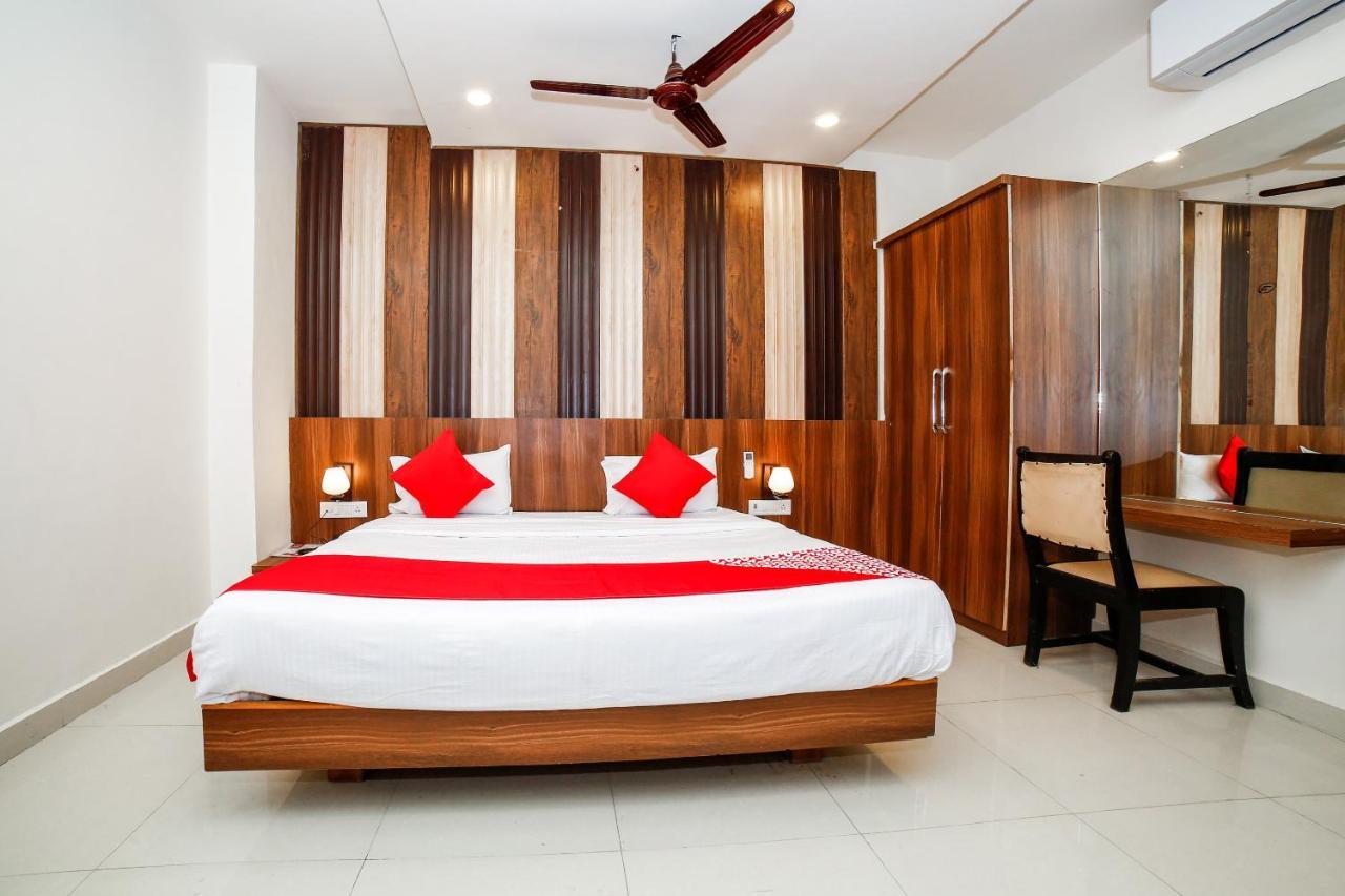 Oyo 35769 Hotel Rishabh Jhansi Exterior photo
