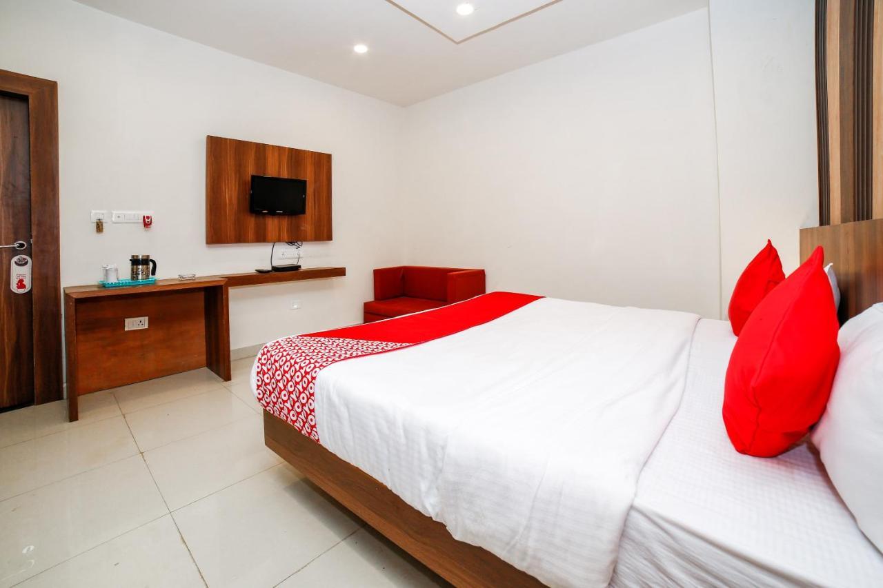 Oyo 35769 Hotel Rishabh Jhansi Exterior photo