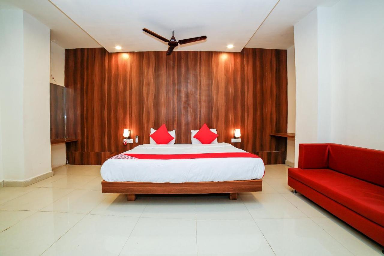 Oyo 35769 Hotel Rishabh Jhansi Exterior photo